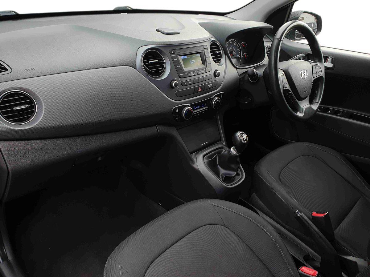 Used Hyundai i10 2017 for sale - 77927331: Photo 15