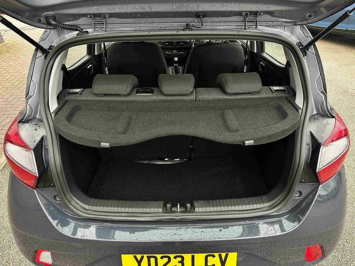 Used Hyundai i10 2023 for sale - 76552432: Photo 18