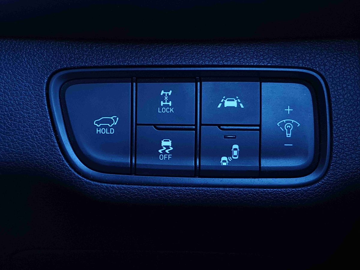 Used Hyundai Santa Fe 2018 for sale - 77111657: Photo 24