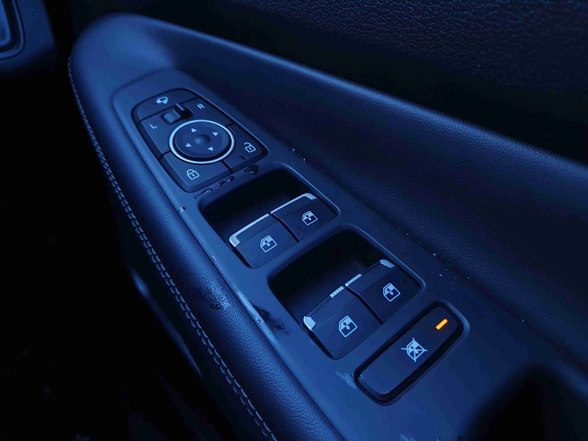 Used Hyundai Santa Fe 2018 for sale - 77111657: Photo 26