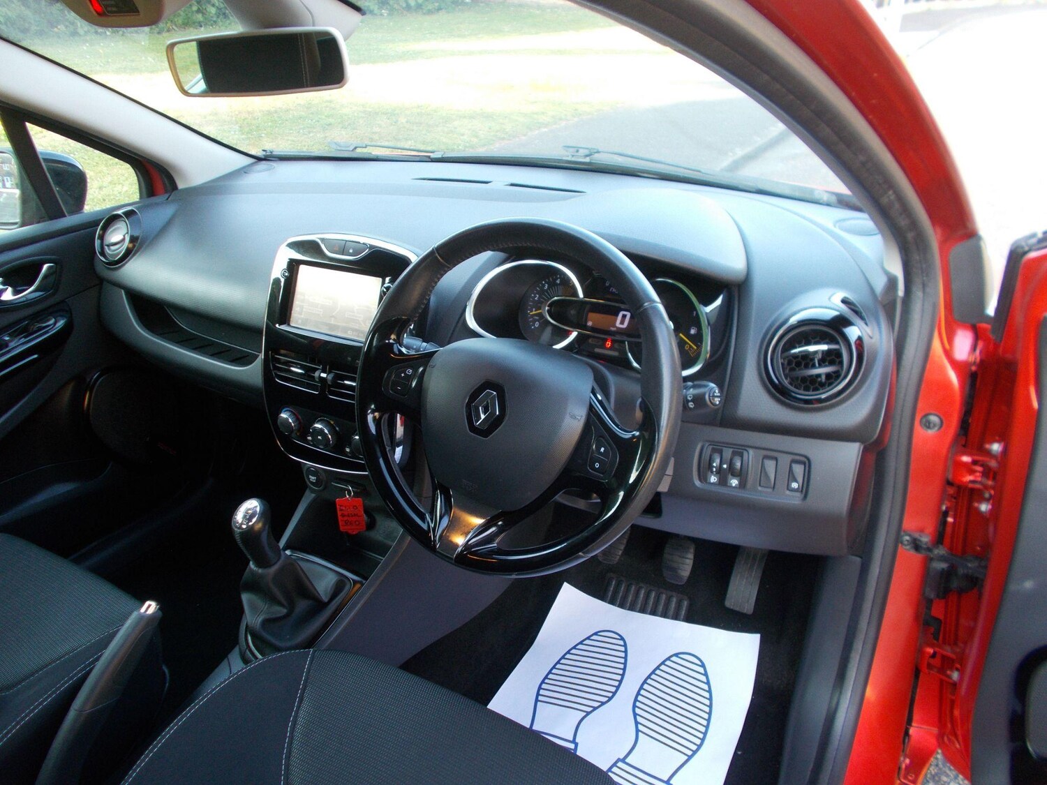 Used Renault Clio 2015 for sale - 77376880: Photo 18