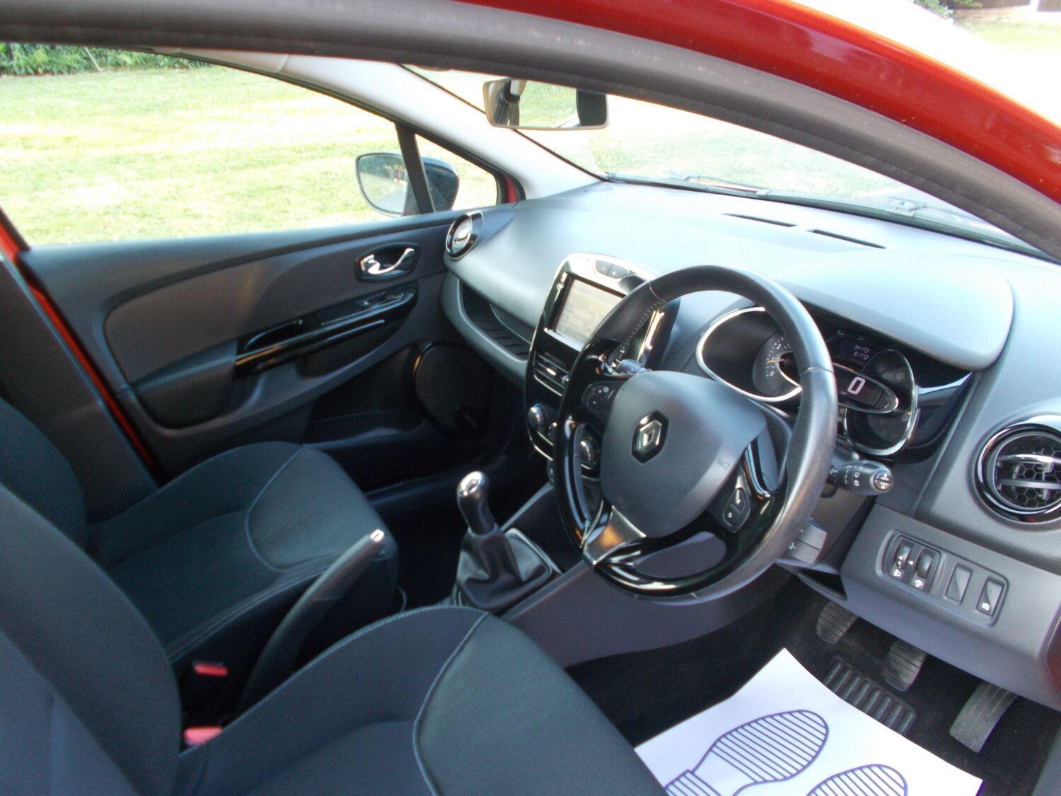 Used Renault Clio 2015 for sale - 77376880: Photo 25