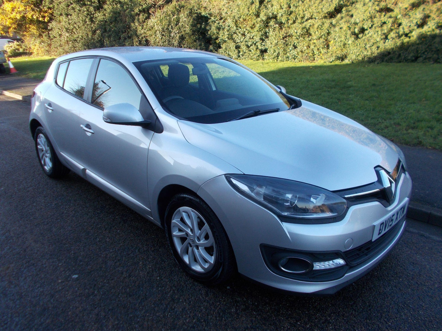 Used Renault Megane 2015 for sale - 76800980: Photo 2