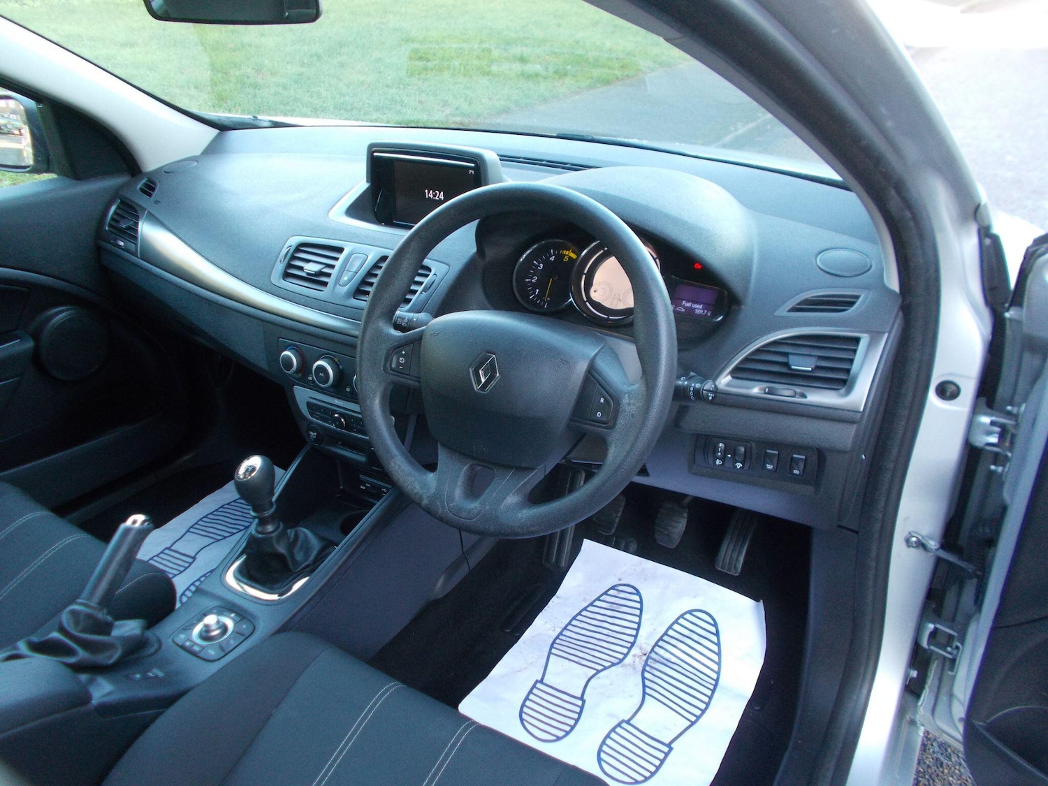 Used Renault Megane 2015 for sale - 76800980: Photo 5