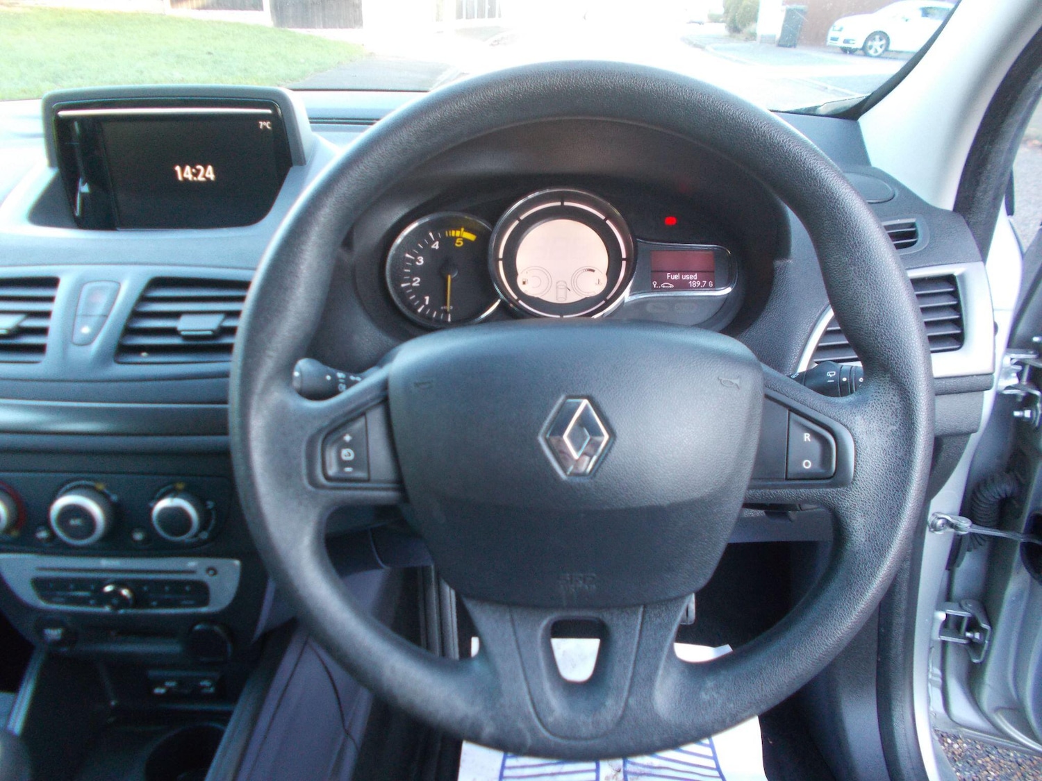 Used Renault Megane 2015 for sale - 76800980: Photo 8