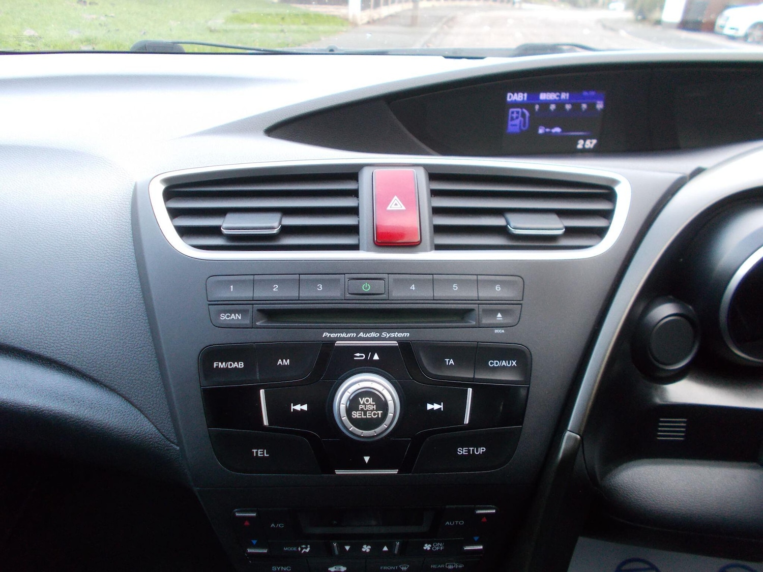 Used Honda Civic 2014 for sale - 76993065: Photo 18