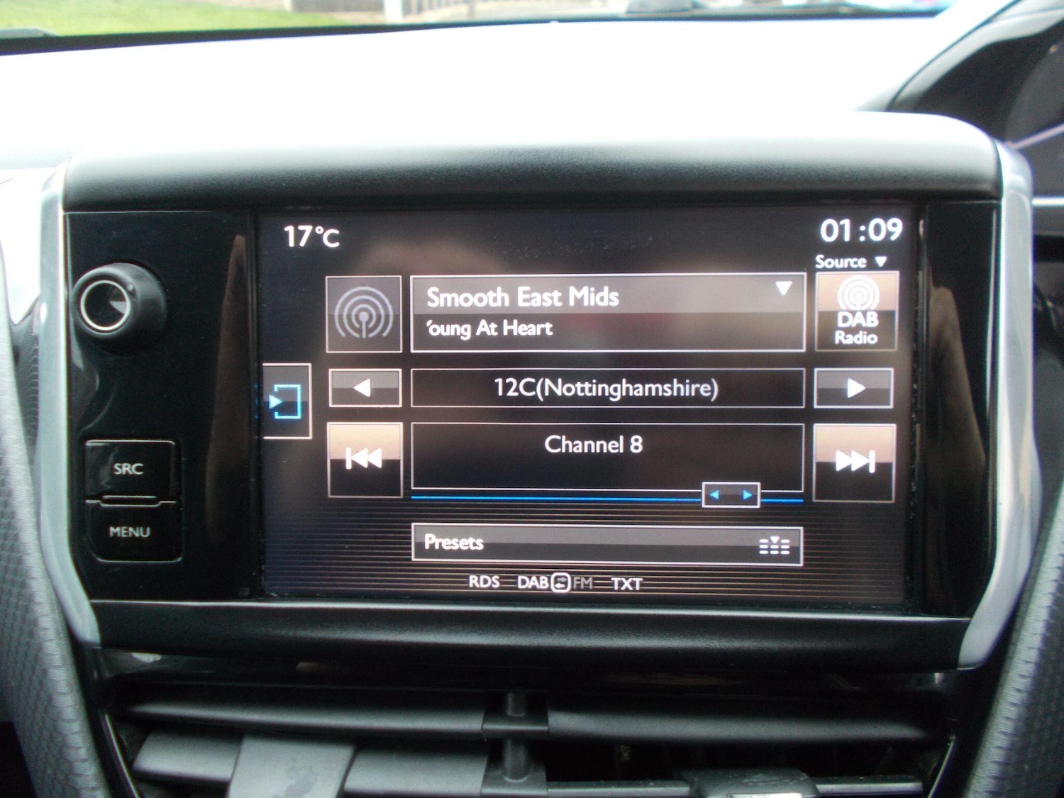 Used Peugeot 2008 2015 for sale - 77645895: Photo 12