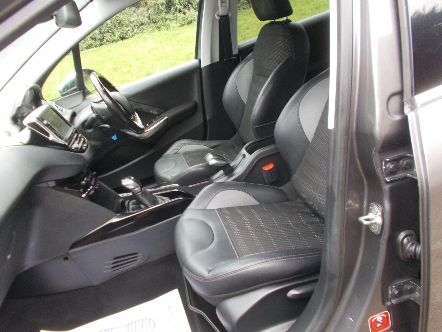 Used Peugeot 2008 2015 for sale - 77645895: Photo 3