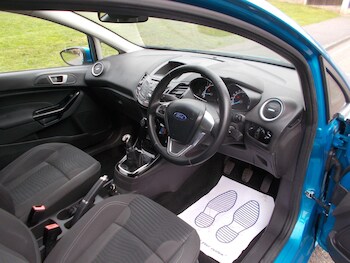 Used Ford Fiesta 2015 for sale - 77925376: Photo