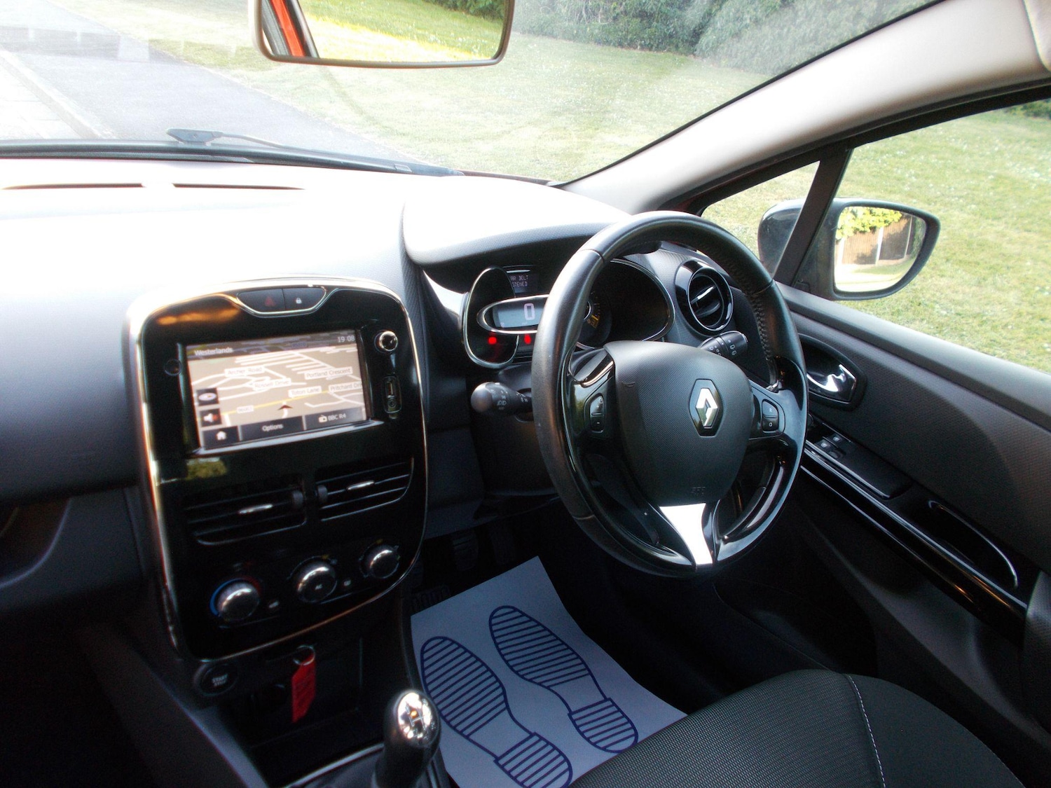 Used Renault Clio 2015 for sale - 76573150: Photo 29