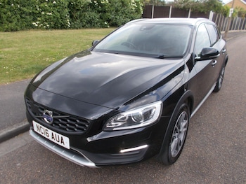 Used Volvo V60 2016 for sale - 78705307: Photo