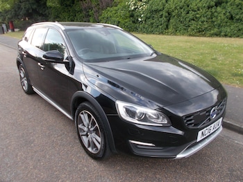 Used Volvo V60 2016 for sale - 78705307: Photo