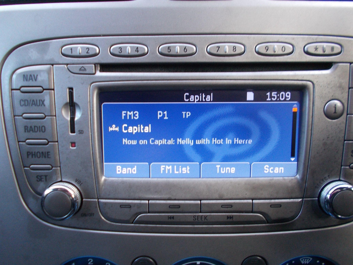 Used Ford Focus 2011 for sale - 76634259: Photo 11