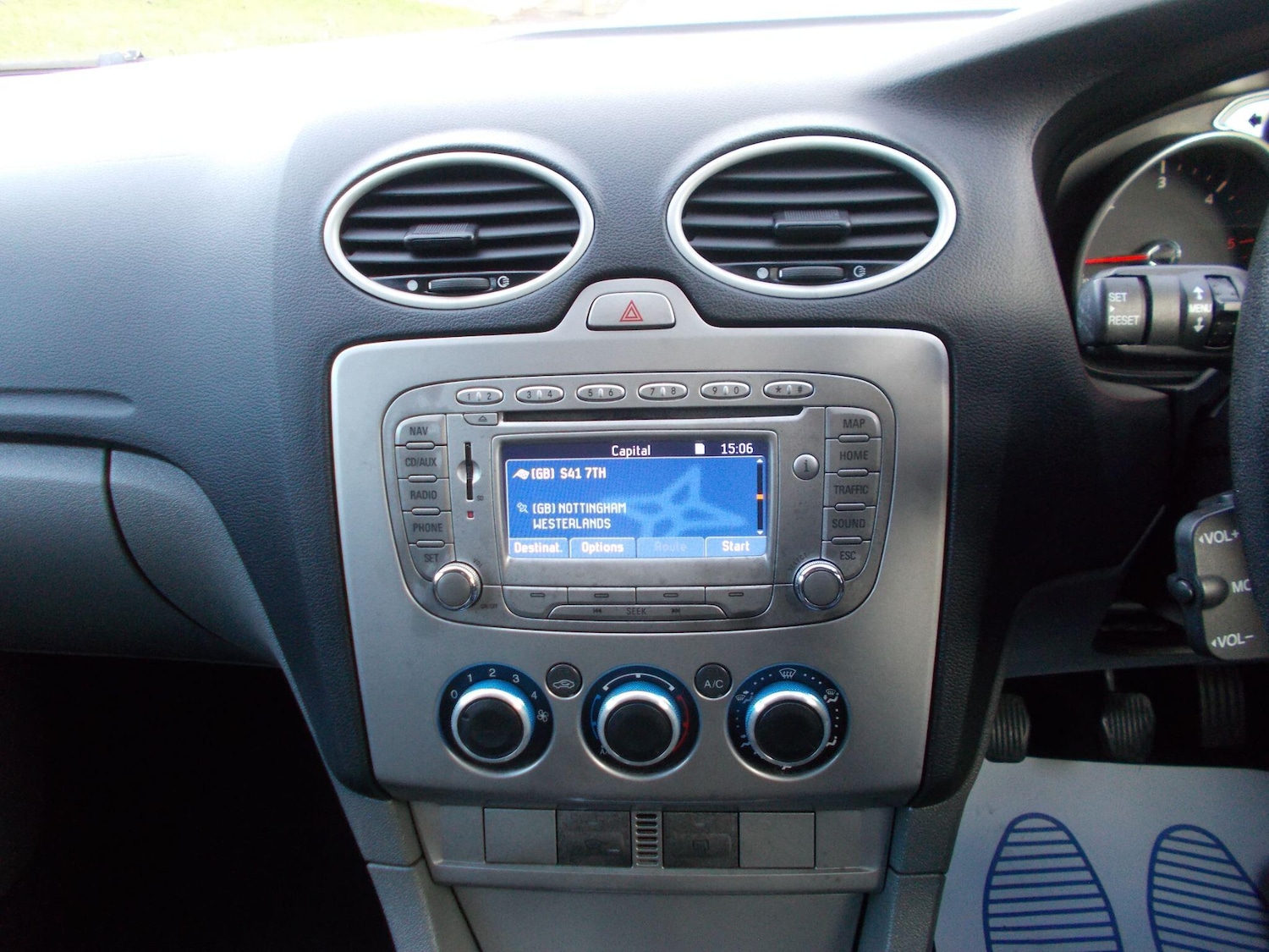 Used Ford Focus 2011 for sale - 76634259: Photo 15