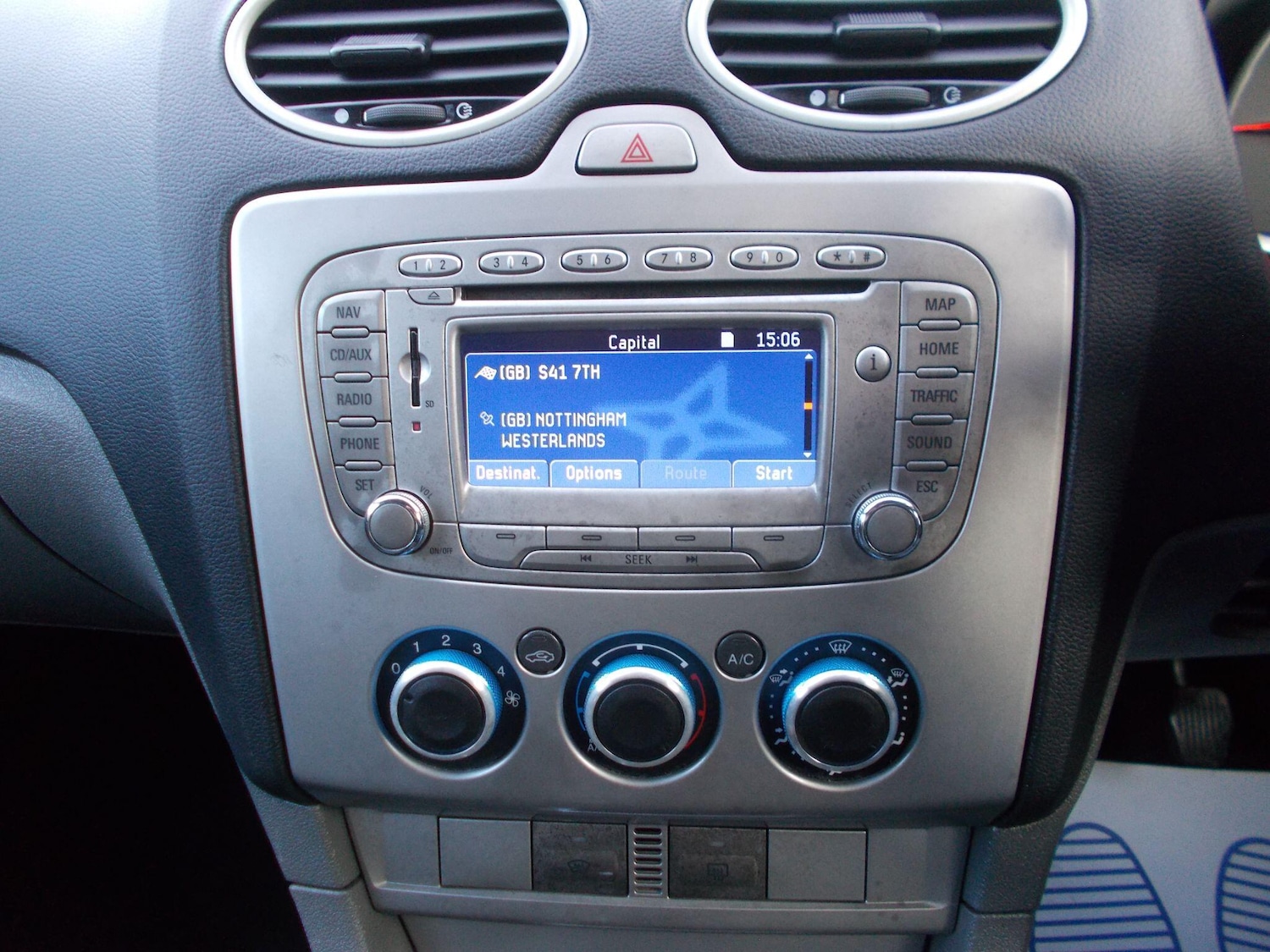 Used Ford Focus 2011 for sale - 76634259: Photo 3