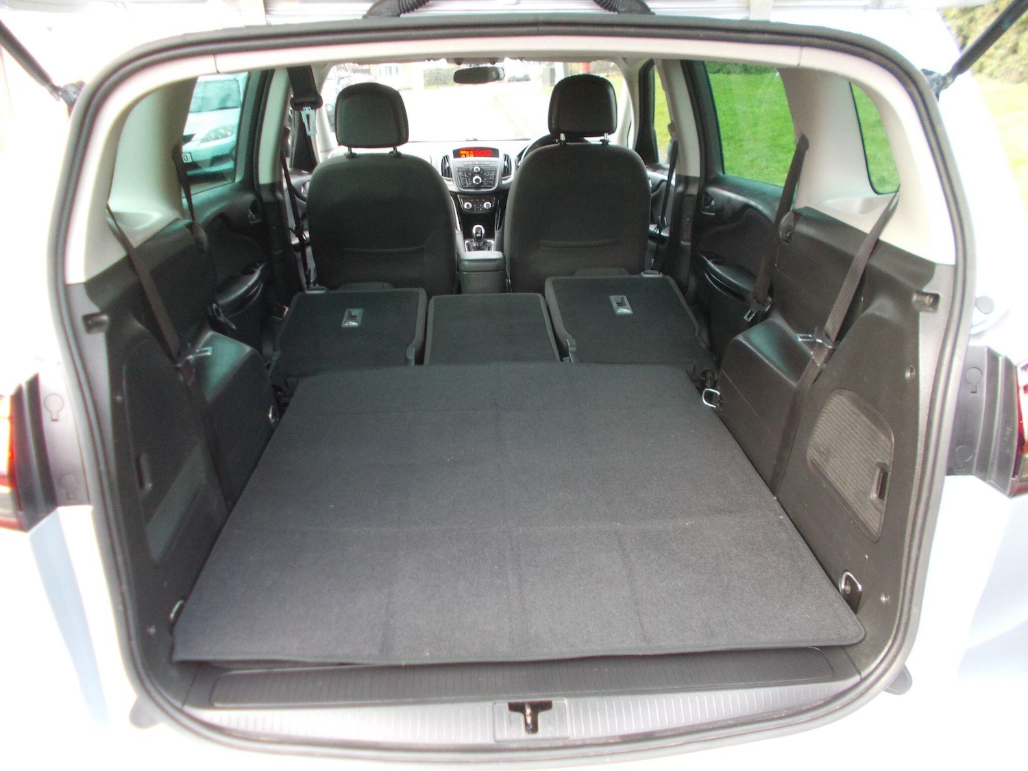 Used Vauxhall Zafira Tourer 2014 for sale - 76975499: Photo 9