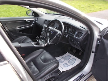 Used Volvo V60 2014 for sale - 78291518: Photo