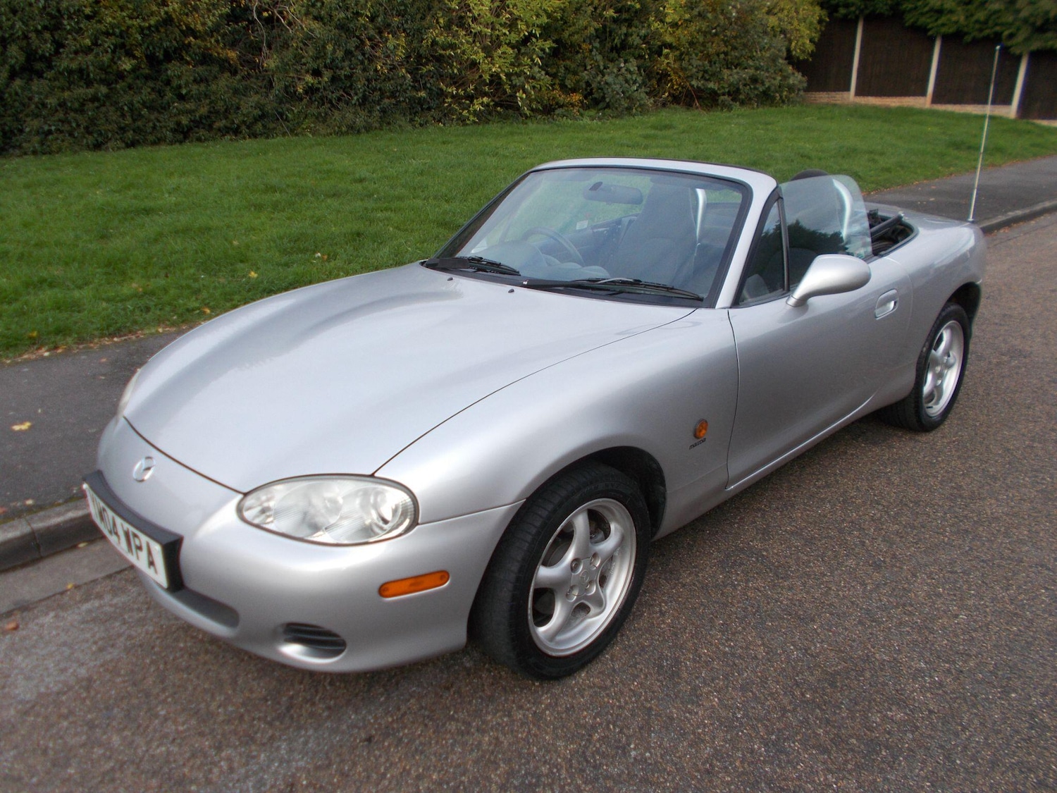 Used Mazda MX-5 2004 for sale - 76250906: Photo 1