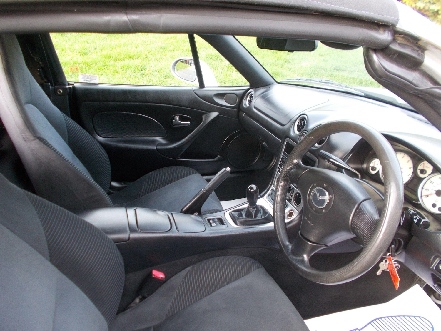 Used Mazda MX-5 2004 for sale - 76250906: Photo 25