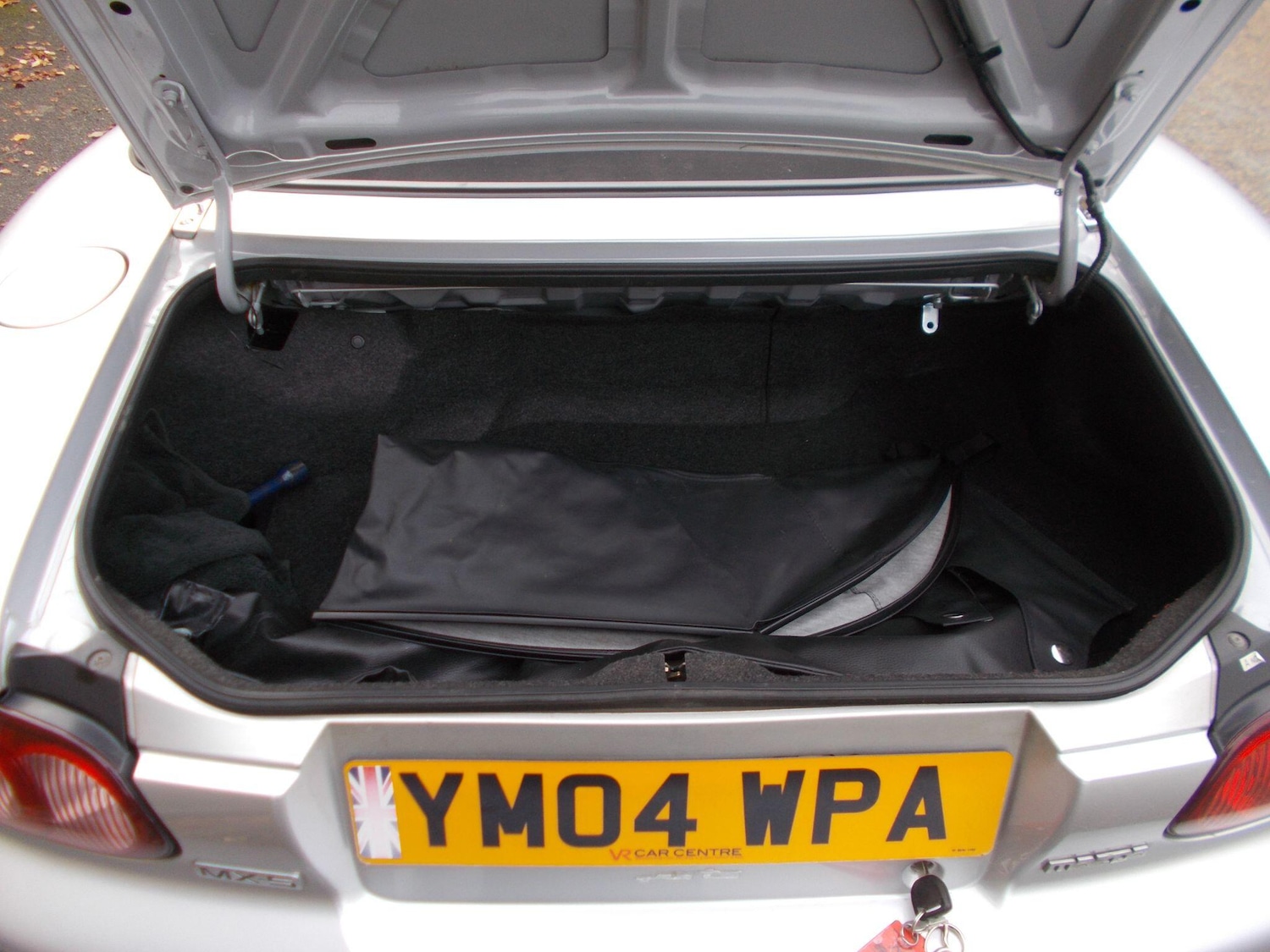 Used Mazda MX-5 2004 for sale - 76250906: Photo 39