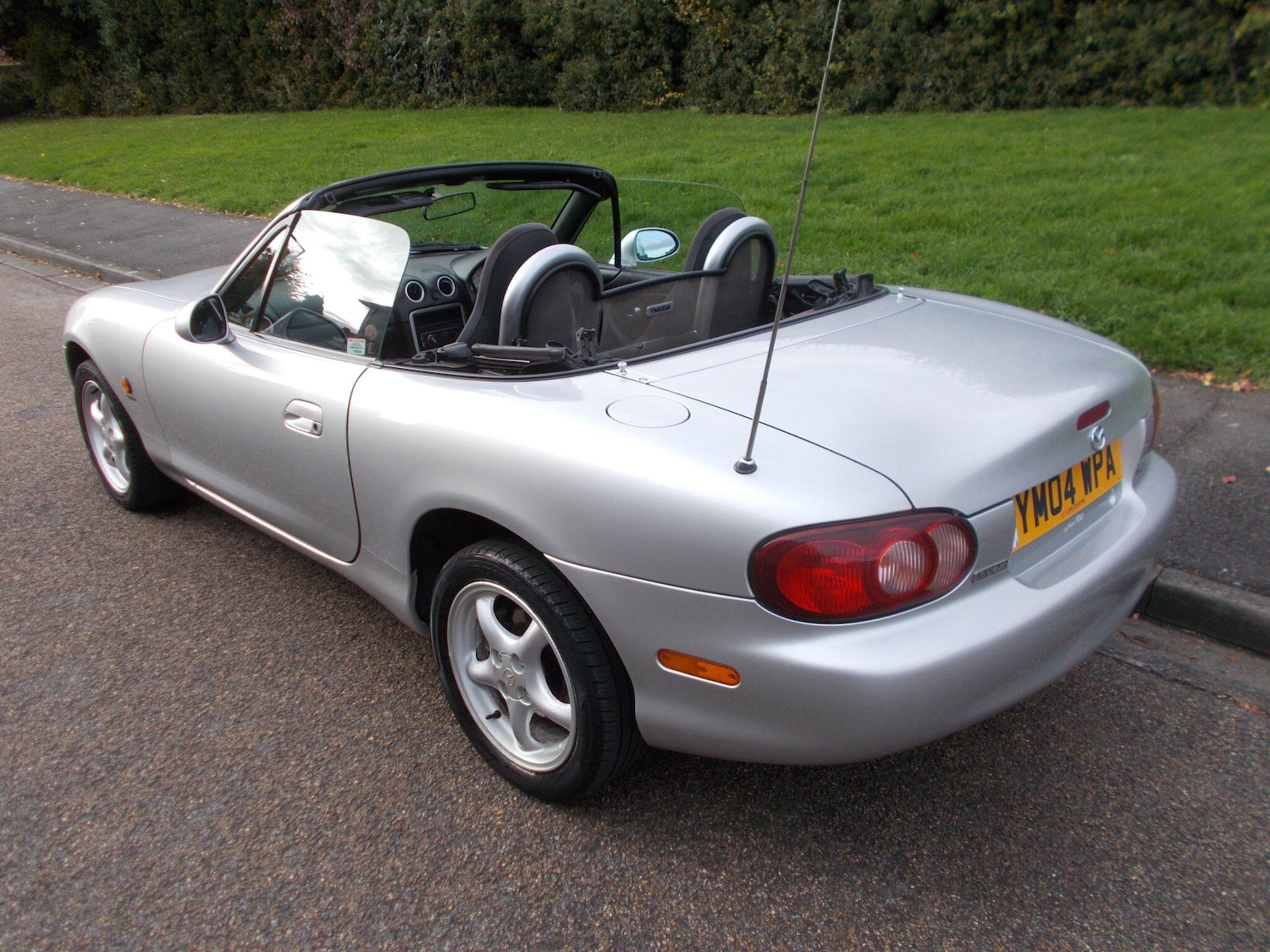 Used Mazda MX-5 2004 for sale - 76250906: Photo 5