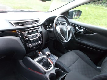 Used Nissan Qashqai 2017 for sale - 77021101: Photo