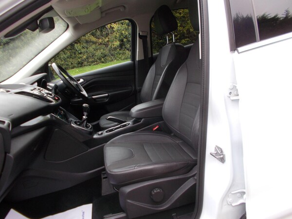 Used Ford Kuga 2015 for sale - 76239813: Photo 25