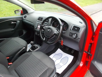 Used Volkswagen Polo 2015 for sale - 77020889: Photo