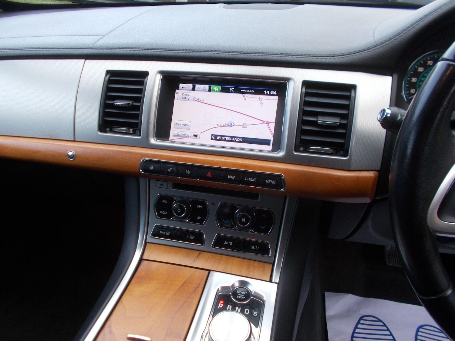 Used Jaguar XF 2013 for sale - 77346461: Photo 14