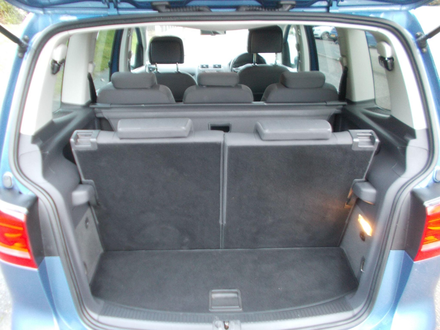 Used Volkswagen Touran 2013 for sale - 77386835: Photo 5