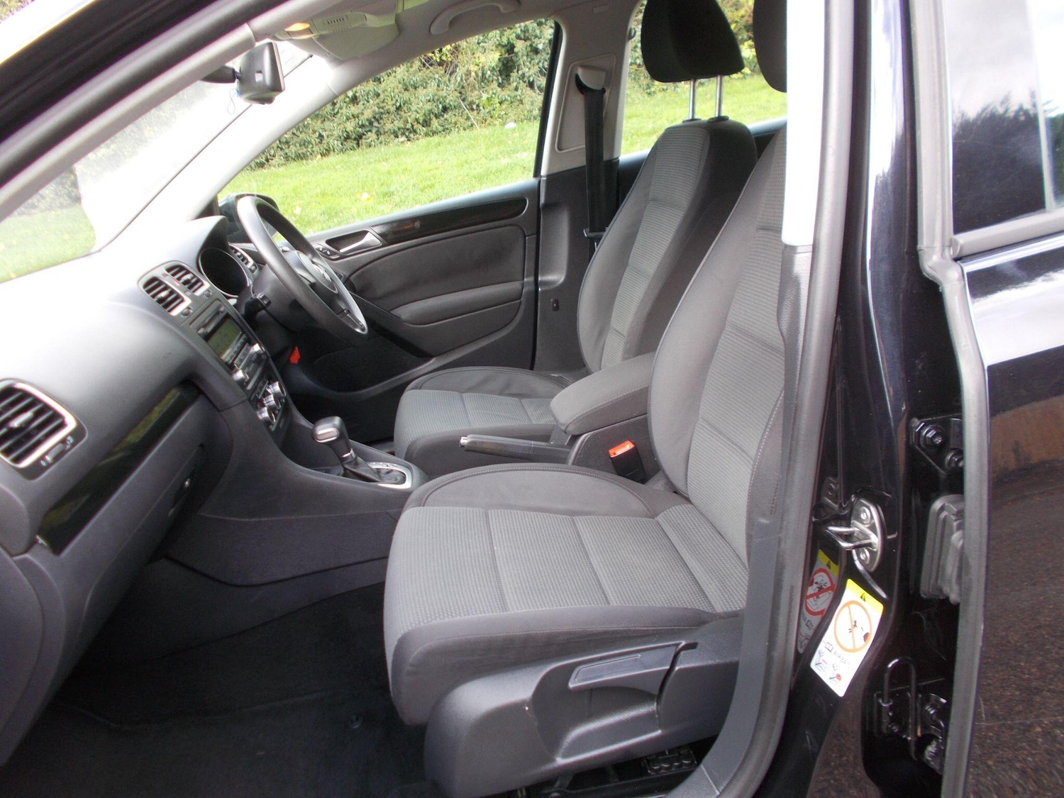 Used Volkswagen Golf 2010 for sale - 76440981: Photo 20