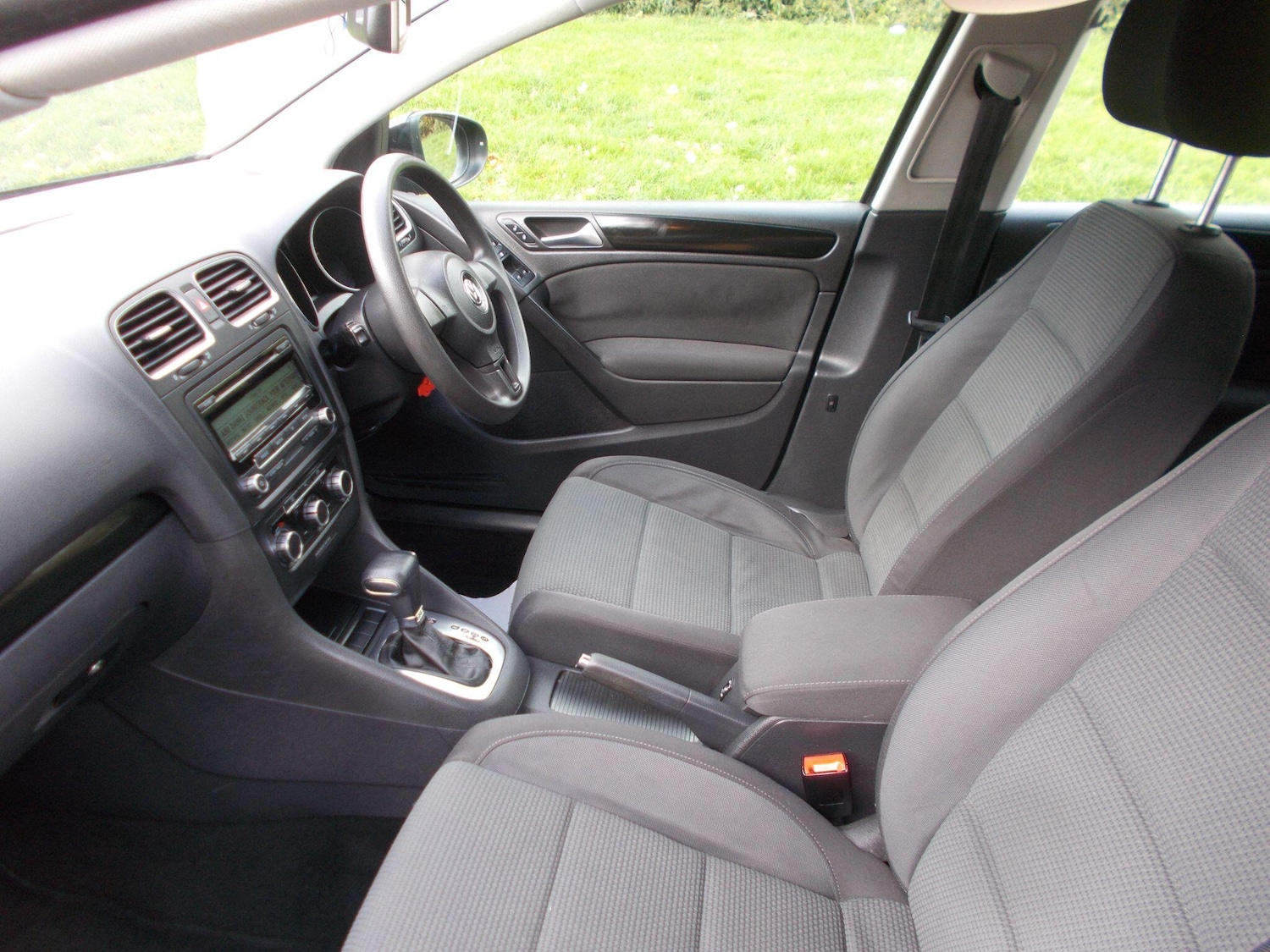 Used Volkswagen Golf 2010 for sale - 76440981: Photo 32