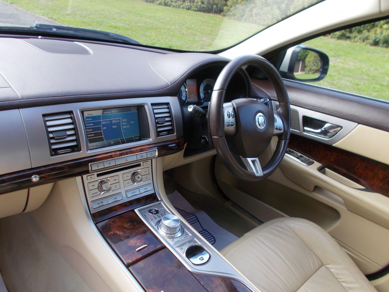 Used Jaguar XF 2009 for sale - 76060955: Photo 4