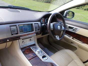 Used Jaguar XF 2009 for sale - 76060955: Photo 4