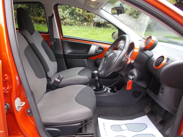 Used Toyota AYGO 2013 for sale - 76282660: Photo 14