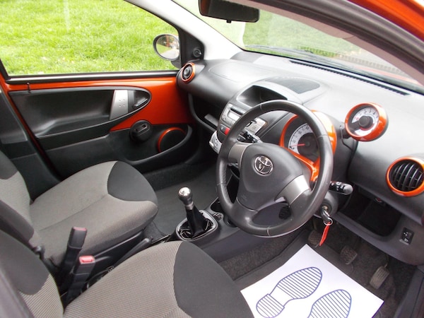 Used Toyota AYGO 2013 for sale - 76282660: Photo 3