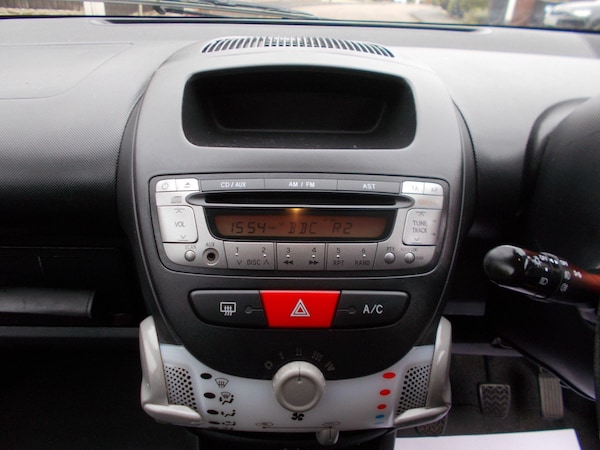 Used Toyota AYGO 2013 for sale - 76282660: Photo 8