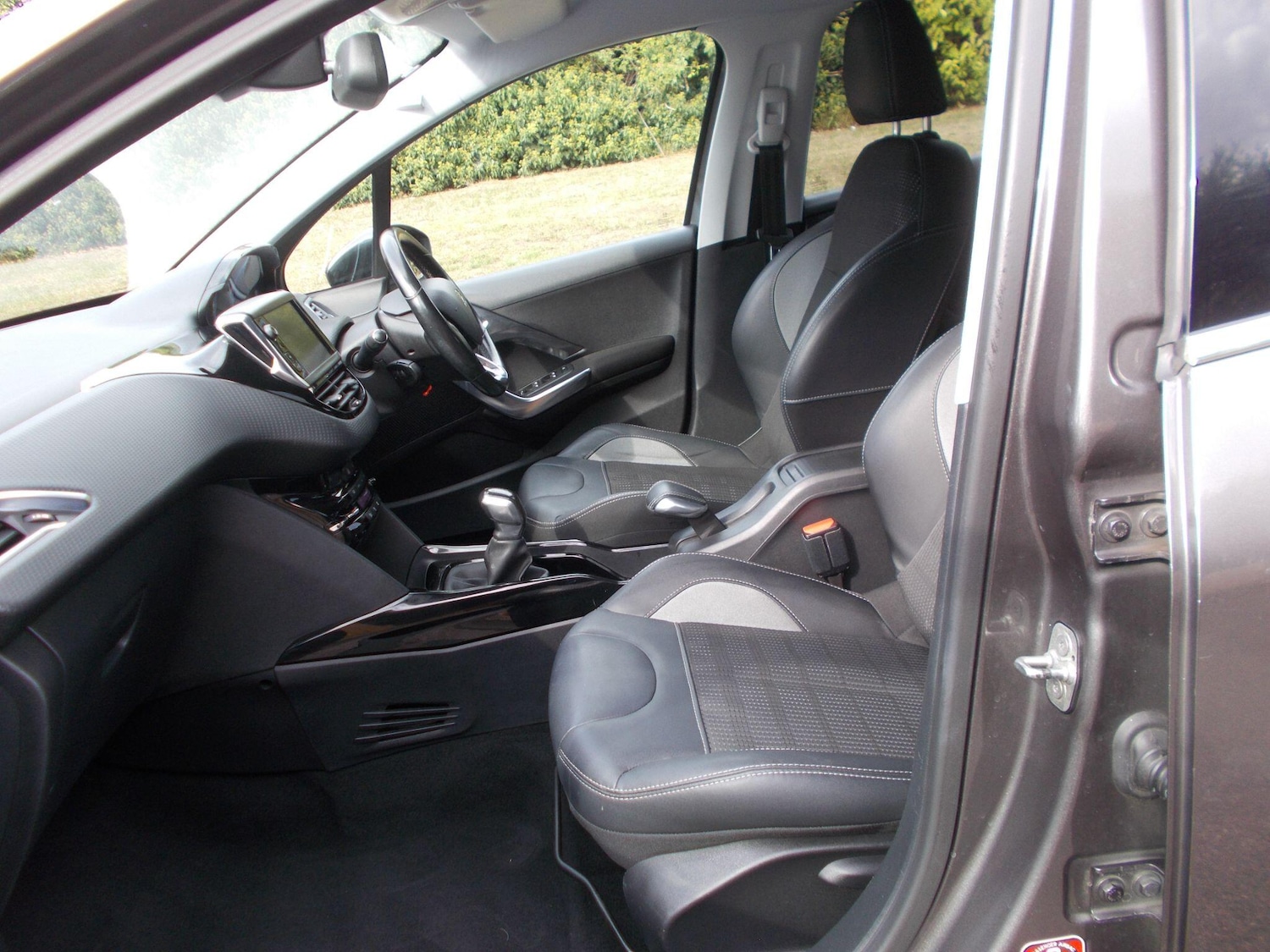 Used Peugeot 2008 2016 for sale - 75838138: Photo 19