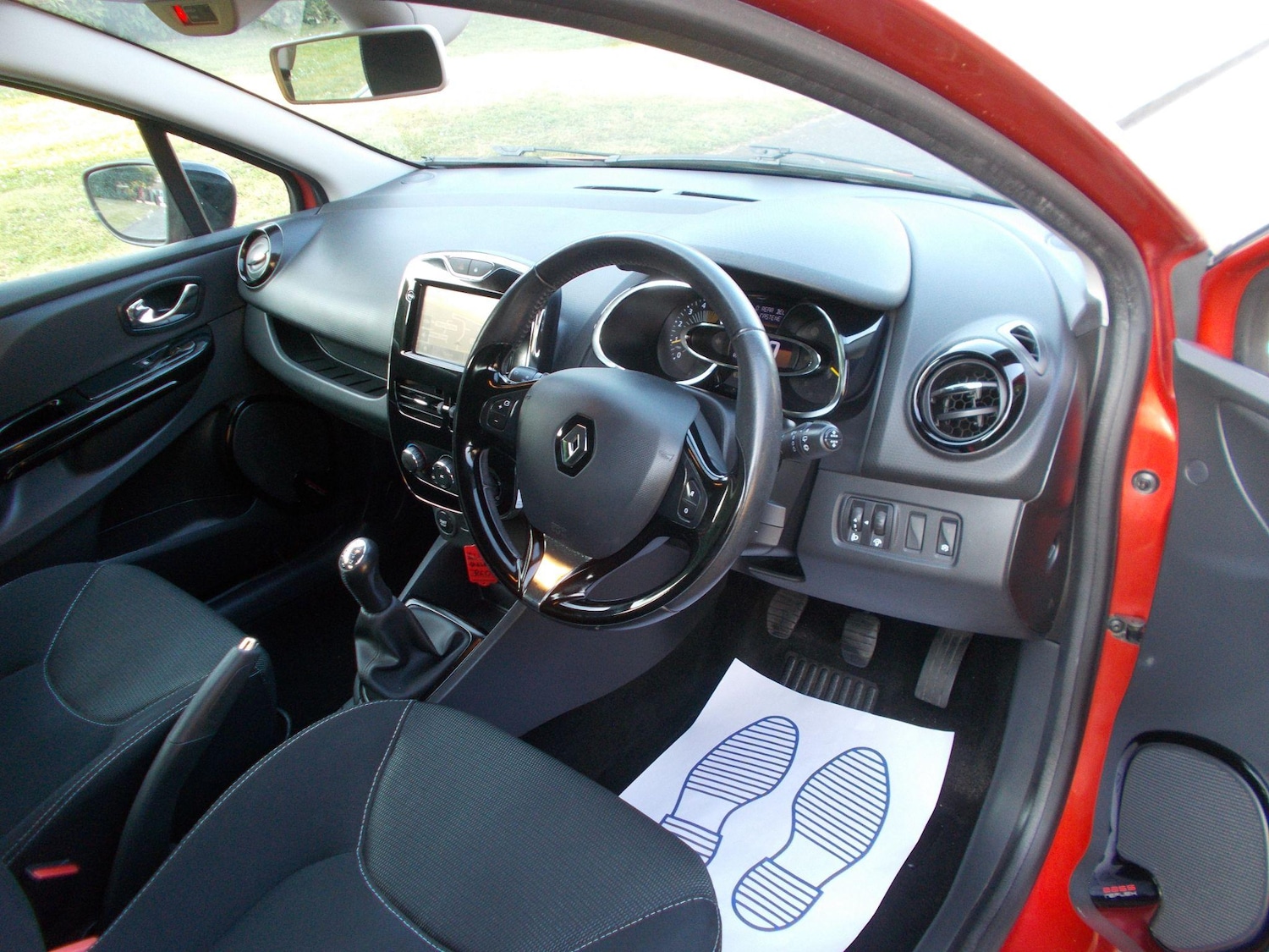 Used Renault Clio for sale - 77242339: Photo 5