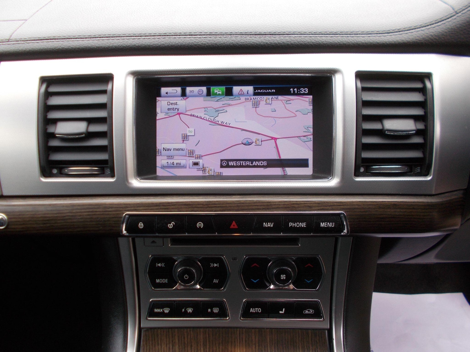 Used Jaguar XF 2014 for sale - 76989357: Photo 12