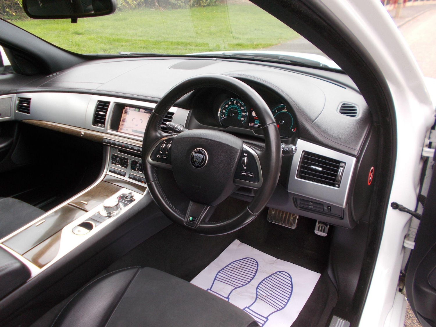 Used Jaguar XF 2015 for sale - 76158804: Photo 15