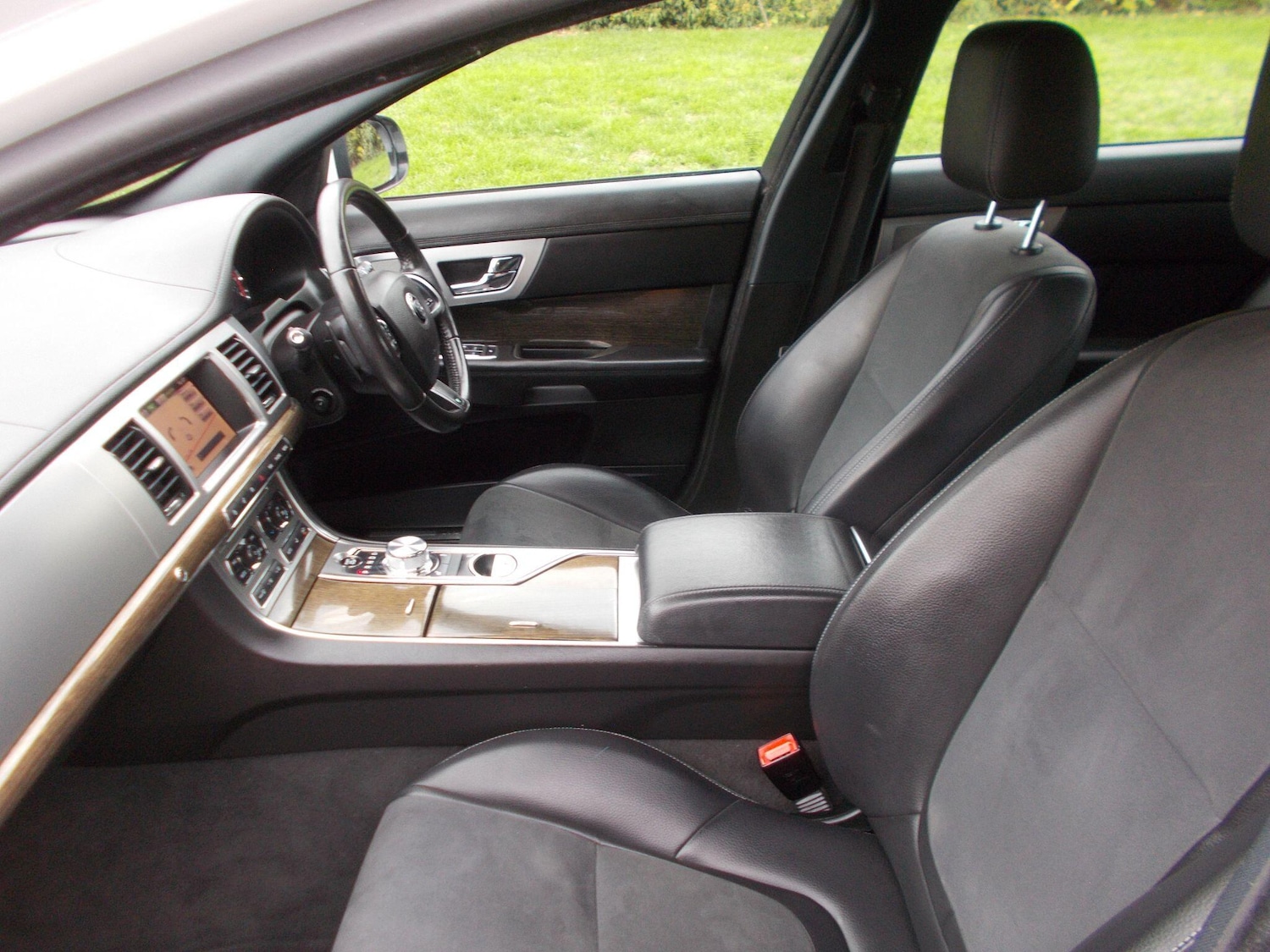 Used Jaguar XF 2015 for sale - 76158804: Photo 27