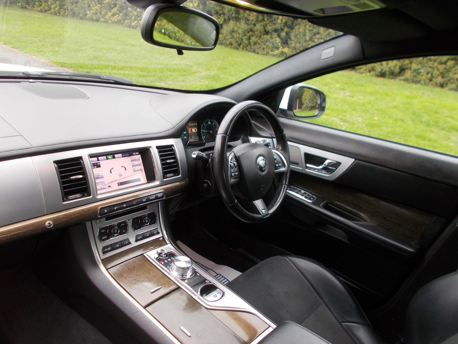 Used Jaguar XF 2015 for sale - 76158804: Photo 31