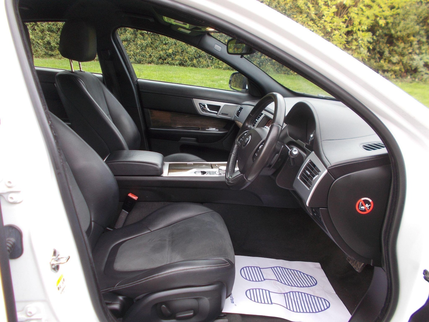 Used Jaguar XF 2015 for sale - 76158804: Photo 8