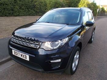 Used Land Rover Discovery Sport 2017 for sale - 75687716: Photo