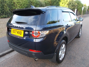 Used Land Rover Discovery Sport 2017 for sale - 75687716: Photo