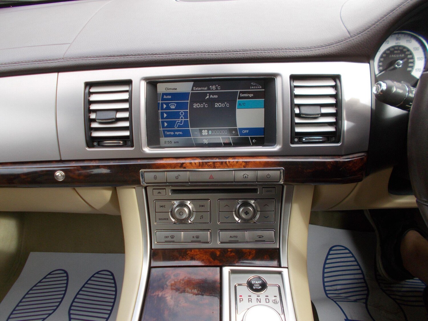 Used Jaguar XF 2011 for sale - 76060126: Photo 15