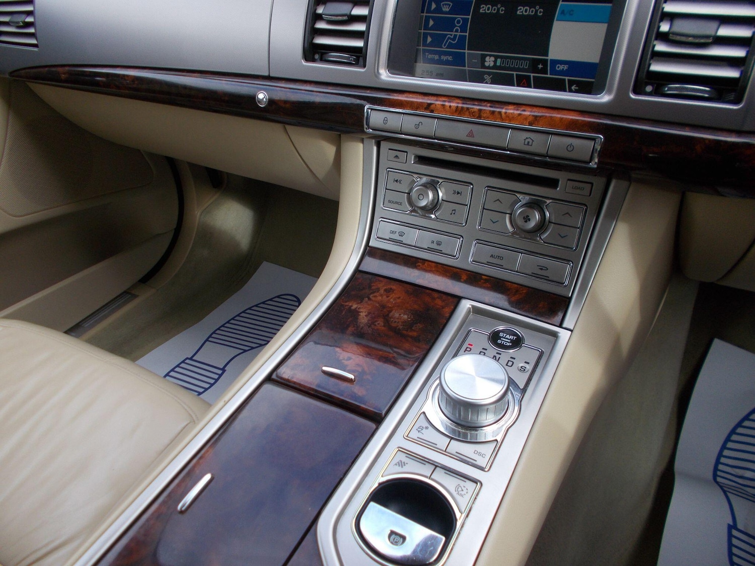 Used Jaguar XF 2011 for sale - 76060126: Photo 7