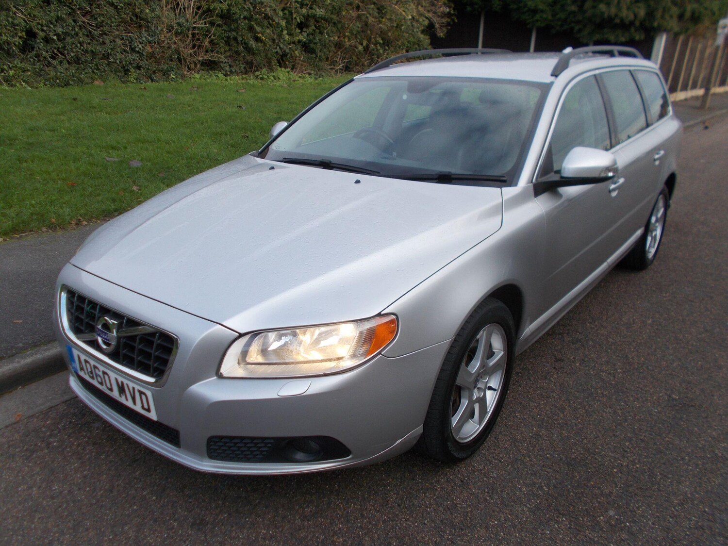 Used Volvo V70 2010 for sale - 76612745: Photo 1