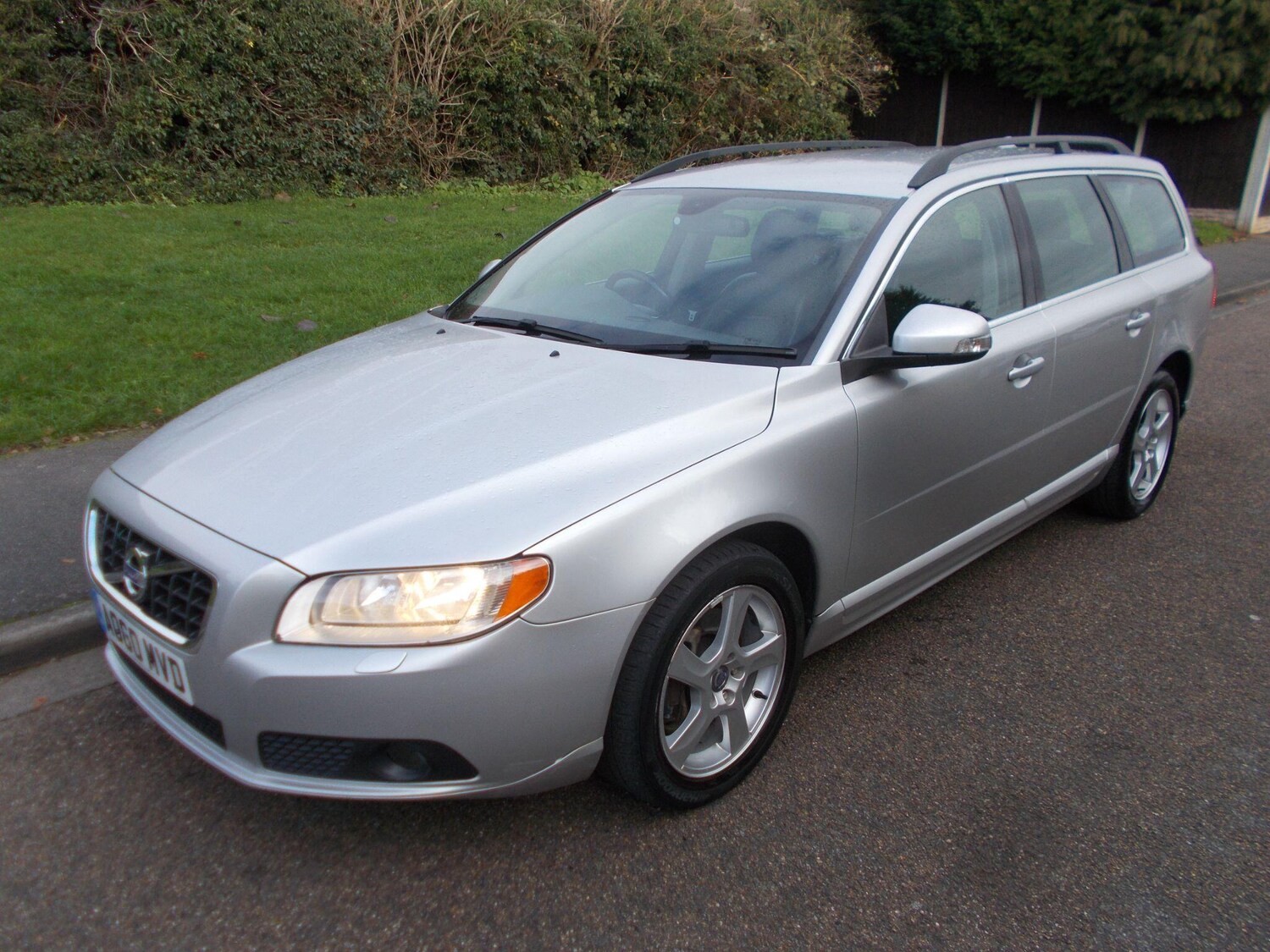Used Volvo V70 2010 for sale - 76612745: Photo 10